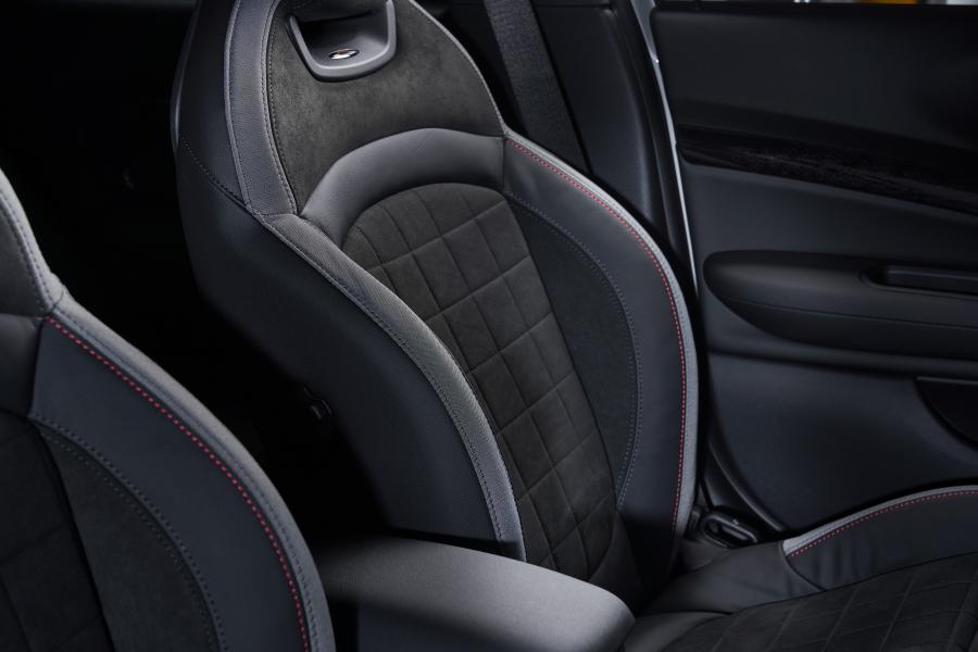 Интерьер Mini John Cooper Works Clubman (F54) 2019 года  (WW) (фото 17 из 56)